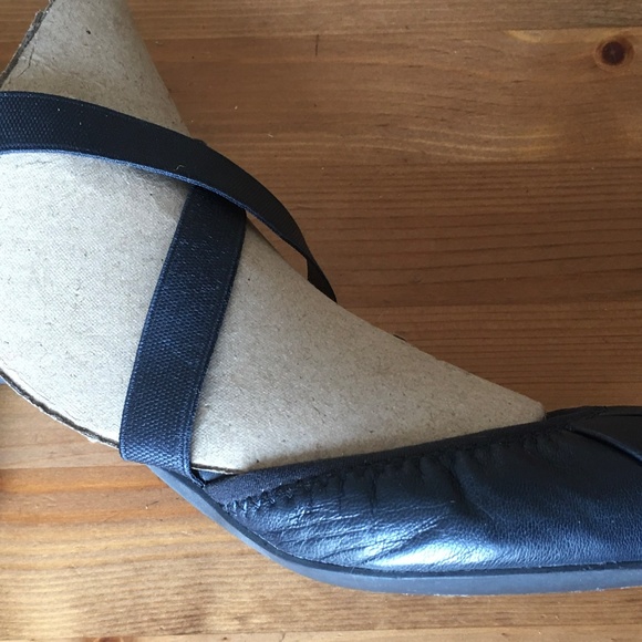 Navy Blue GeoX Pumps - Picture 7 of 11